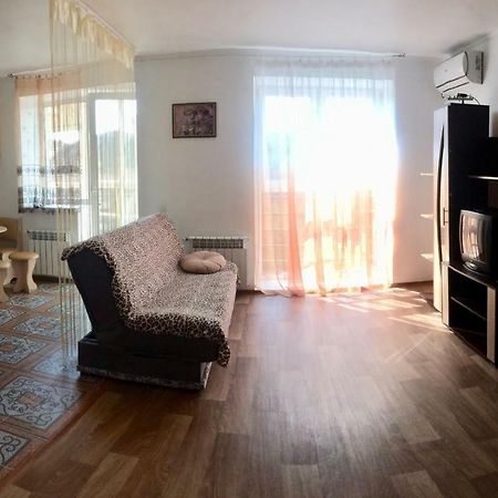 Studio Apartment in Center Poltava Buitenkant foto